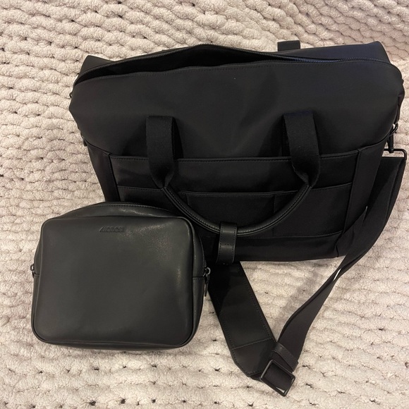 ❗️SOLD ❗️Monos Metro Duffle - Black - Picture 4 of 5